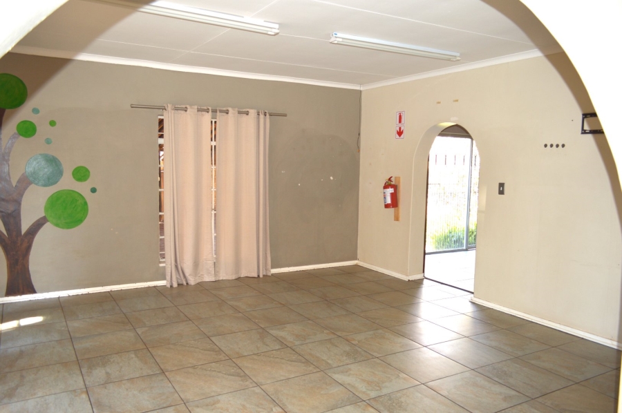 5 Bedroom Property for Sale in Flamwood North West